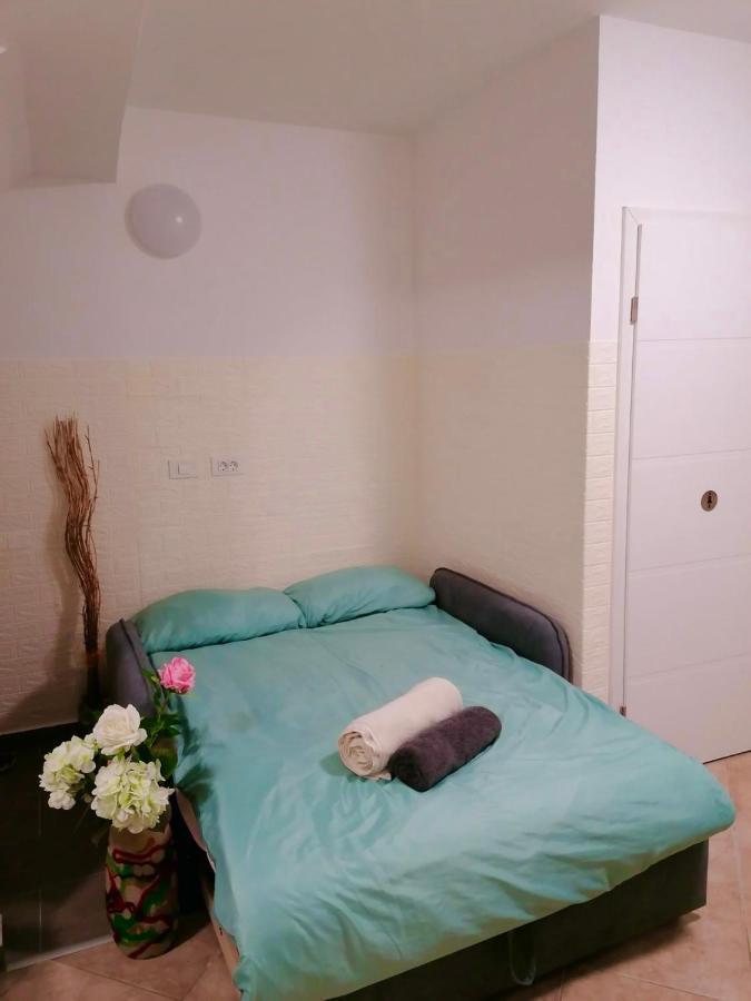 Ferienwohnung Studio Apartma Sara Piran Exterior foto